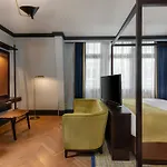 Lume Boutique Hotel, Autograph Collection מלון 4*